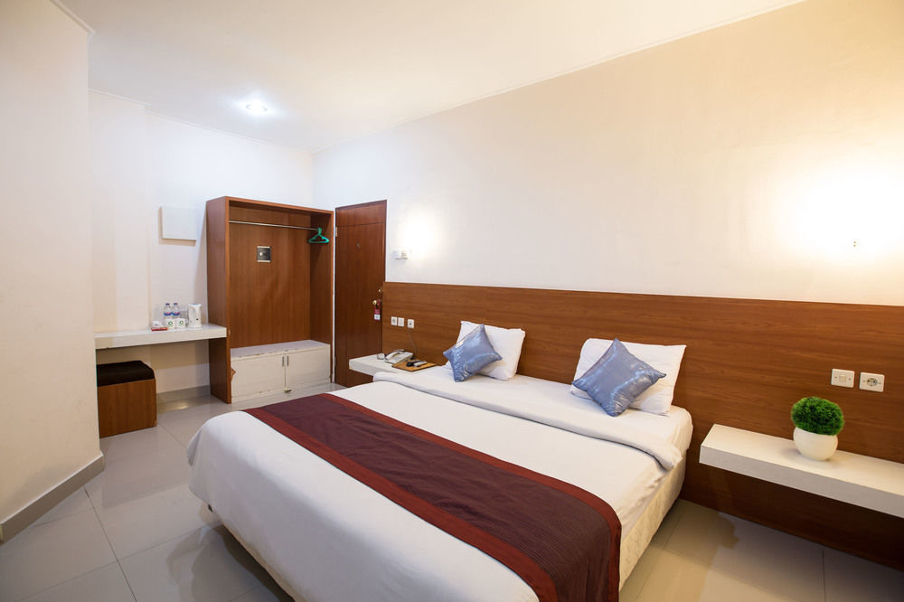 Reddoorz @ Raya Kuta Hotel Kuta Lombok Eksteriør billede