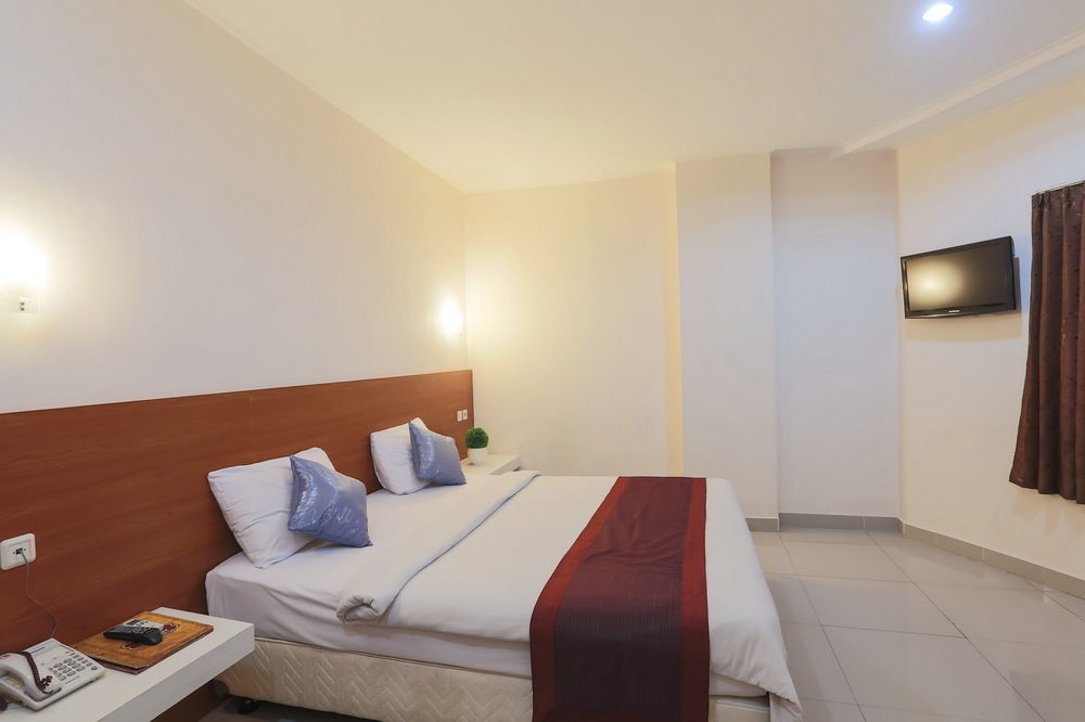Reddoorz @ Raya Kuta Hotel Kuta Lombok Eksteriør billede